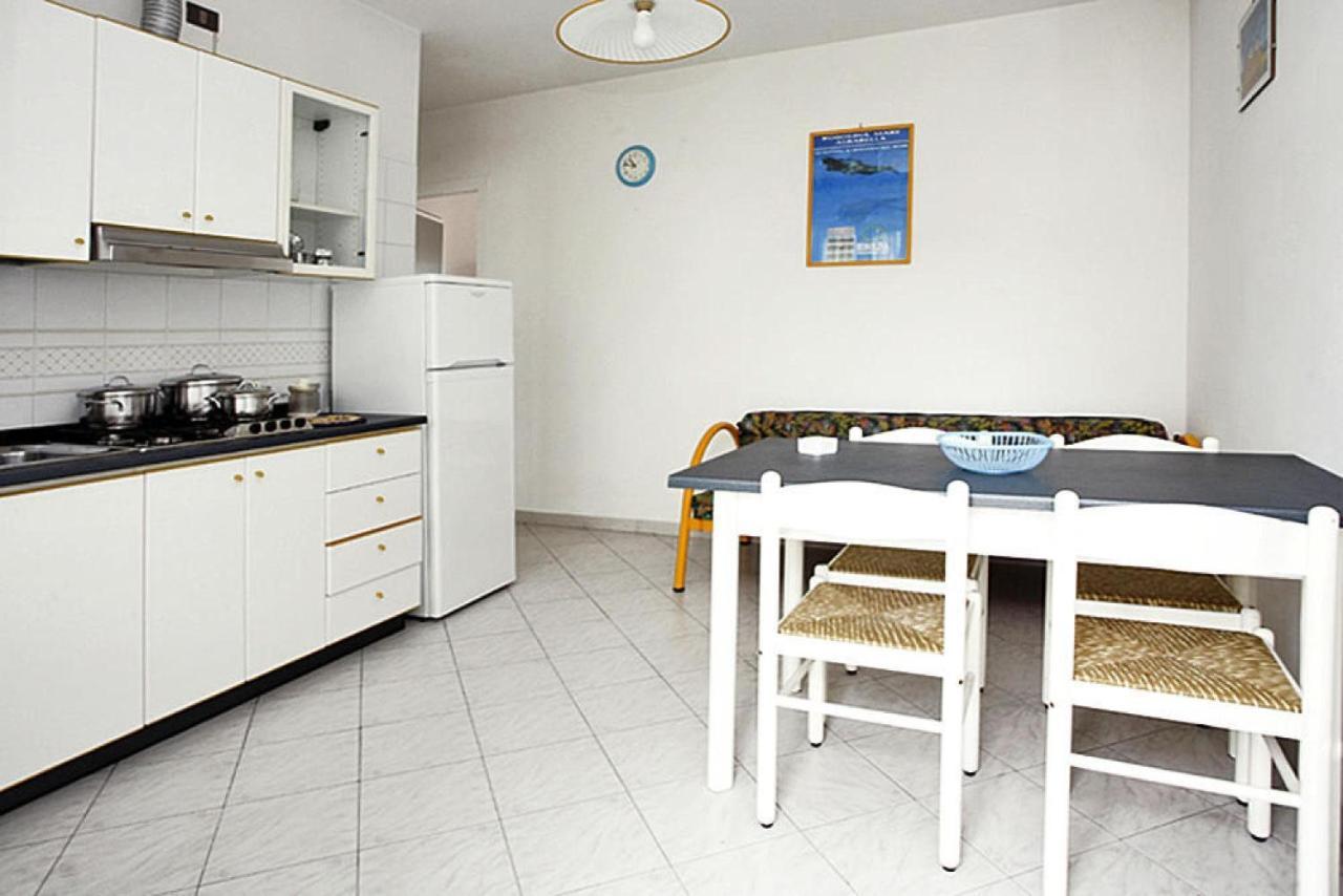 Apartment In Rosolina Mare With A Shared Pool Экстерьер фото
